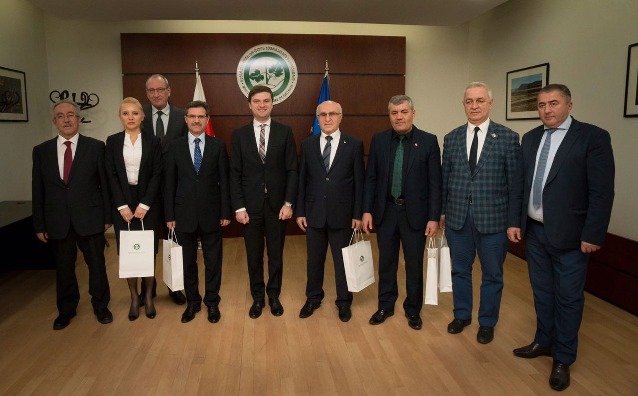 Merkez Birliği Heyeti Gürcistan’da Büyükbaş Hayvancılığıyla ilgili Görüşmelerde Bulundu